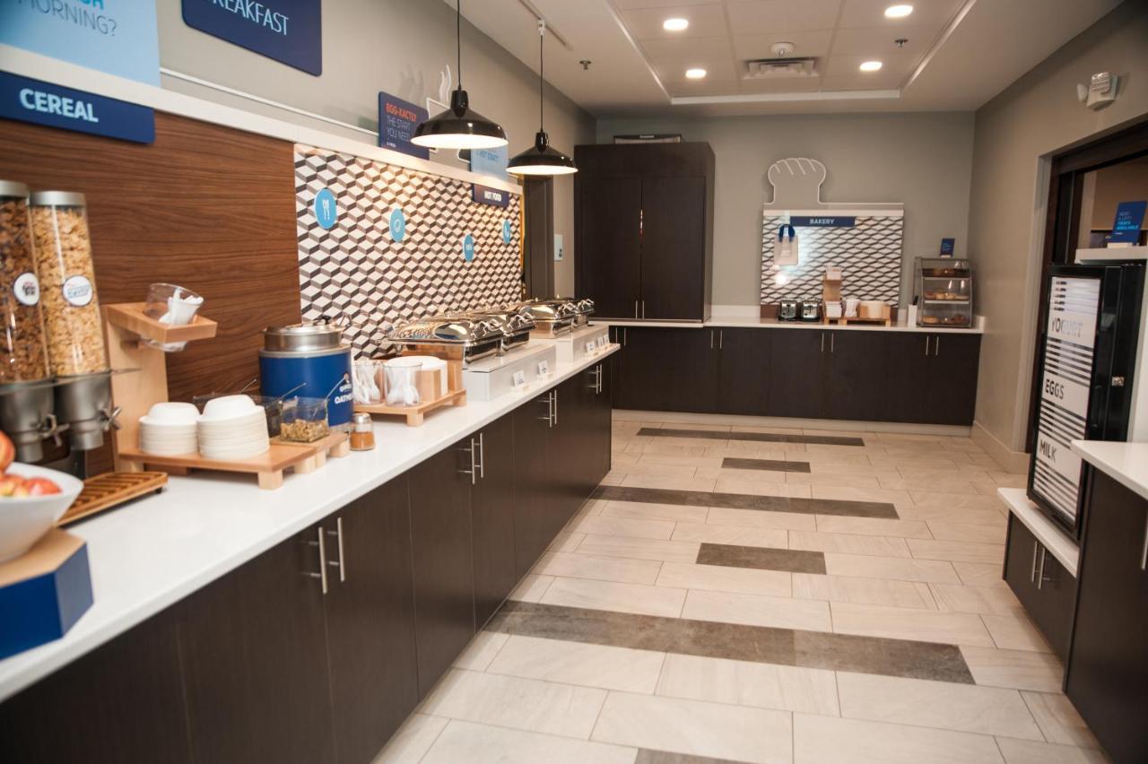 Holiday Inn Express Hotel & Suites Norfolk By Ihg Esterno foto