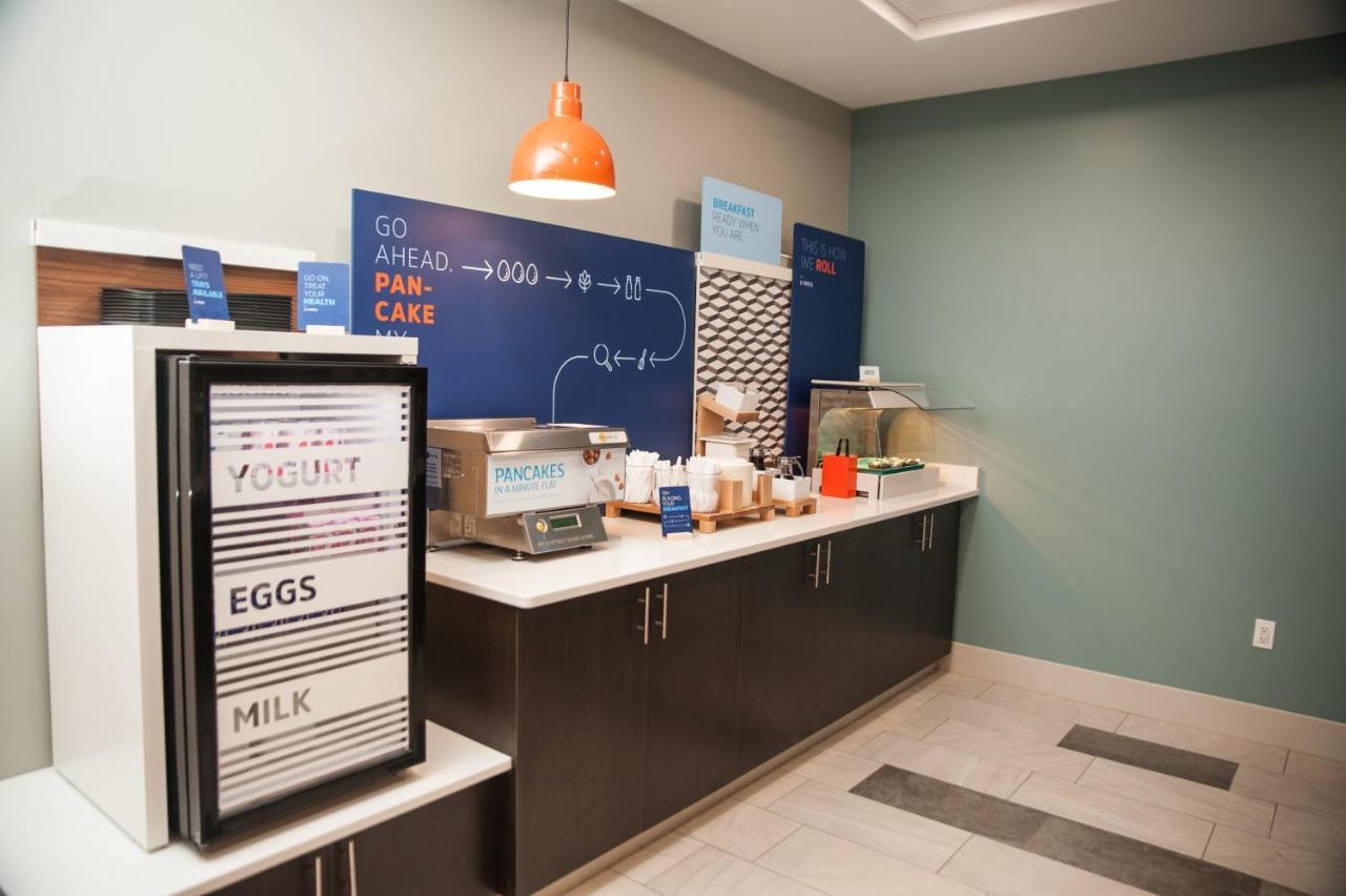 Holiday Inn Express Hotel & Suites Norfolk By Ihg Esterno foto