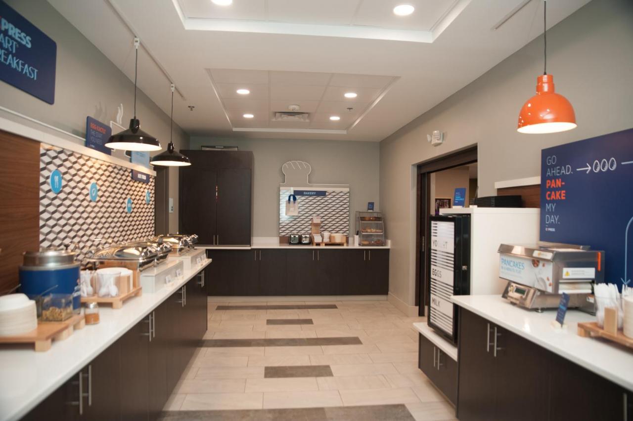 Holiday Inn Express Hotel & Suites Norfolk By Ihg Esterno foto